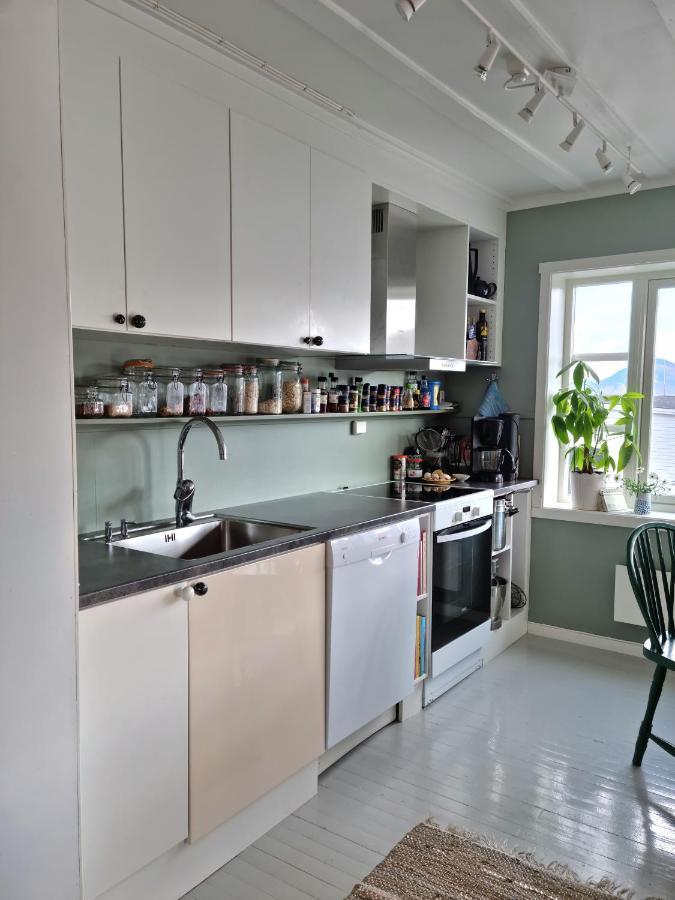 Koselig Leilighet Midt I Sentrum Apartment Skjervoy Luaran gambar